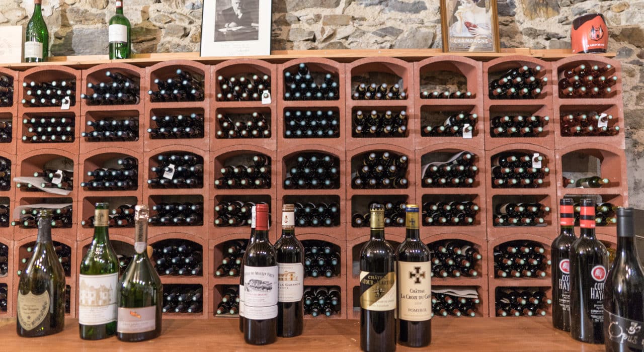 conservation de vin rouge et casier