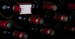 le clipogoulo support pour identifier le vin sur goulot de bouteille